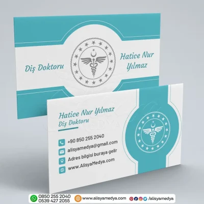 Turkuaz ve Beyaz Renk Uyumlu Sağlık Logolu Diş Doktoru Kartvizit Tasarım Örneği