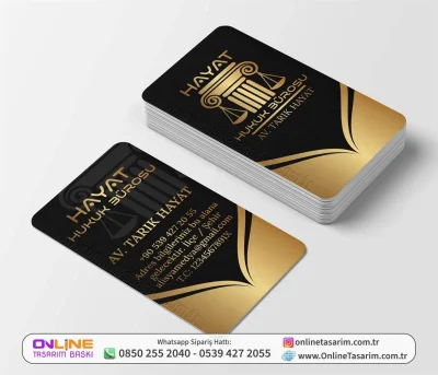 Dikey Kartvizit - Siyah Zemin Altın Renk Şekilli Avukat Kartvizit Örneği