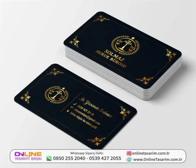 Koyu Zemin Altın Renkli Yazı ve Logo İçeren Lüks Avukat Kartvizit Örneği