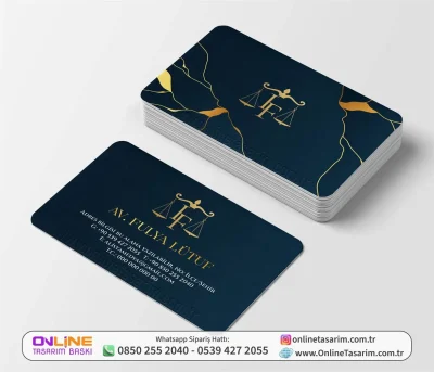 Lacivert Altın Renk Detaylı Terazi Logolu Avukat Kartvizit Örneği