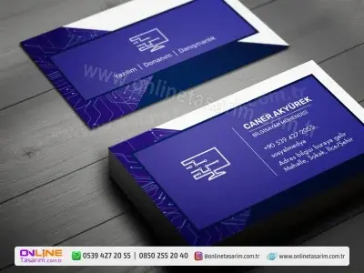 Devre yollarını andıran desenleriyle bu bilgisayar mühendisi kartvizit, dijital dünyanın ruhunu taşır.