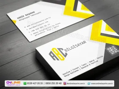 Geometrik sarı ve gri formların hakim olduğu bu bilgisayarcı kartvizit, inovatif ve modern bir mimariyi andırıyor.